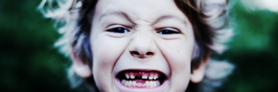 앞니 임플란트 재수술로 본 앞니 임플란트 전문치과의 중요성